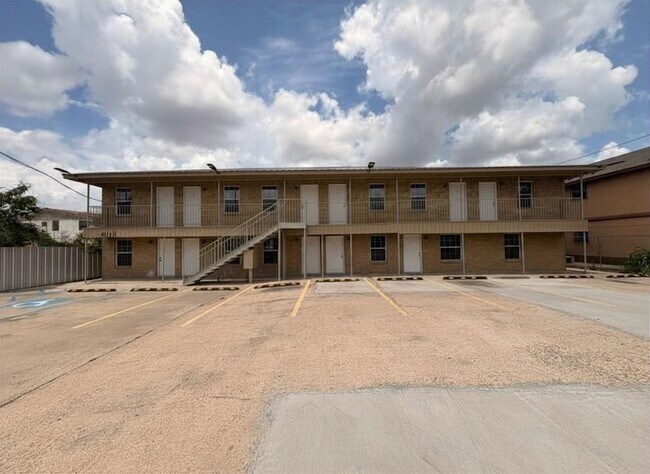 Foto del edificio - 4018 San Agustin Ave