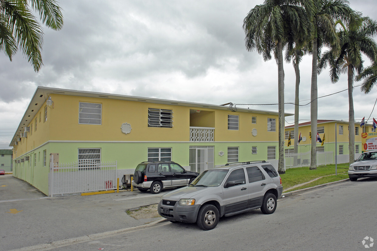 Edificio - 855 NW 45th Ave