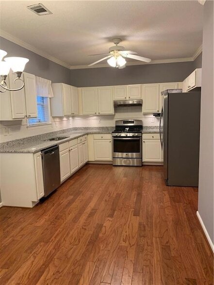 Building Photo - 1172 Rhyne Chase