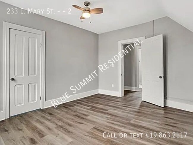 Building Photo - 233 E Mary St