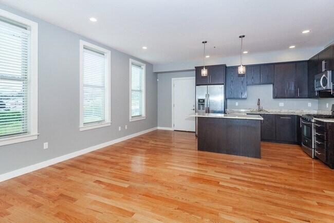 Foto del edificio - 65 Willow Ct