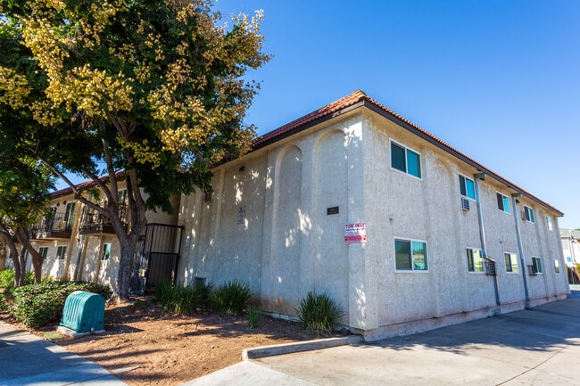 Building Photo - Meade Avenue Apartments