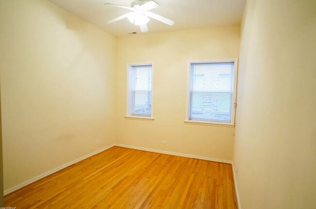 Building Photo - 2849 N Lincoln Ave
