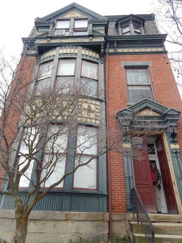 Primary Photo - 93 12th St
