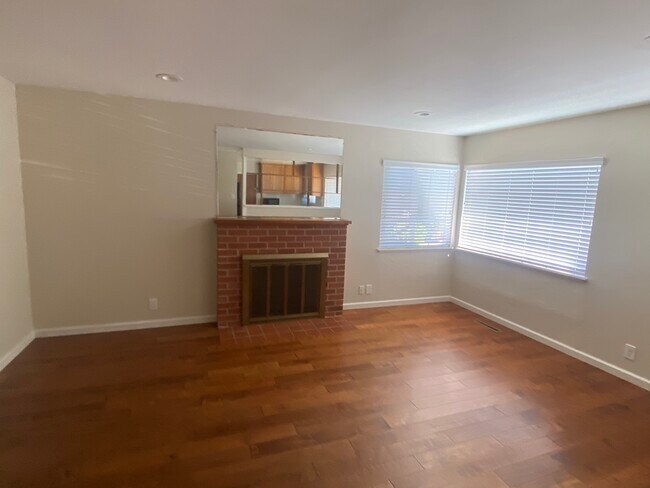 Building Photo - 36720 Fair Ct