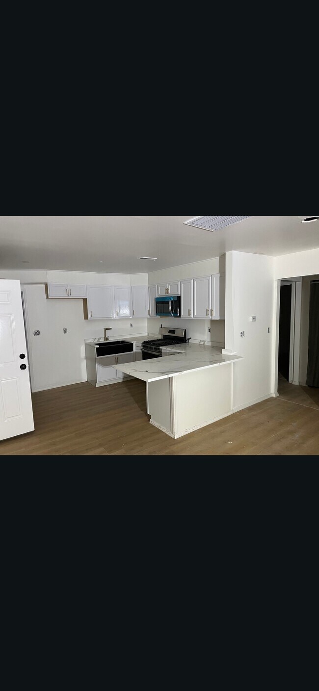 Foto del edificio - 2128 Vermont St