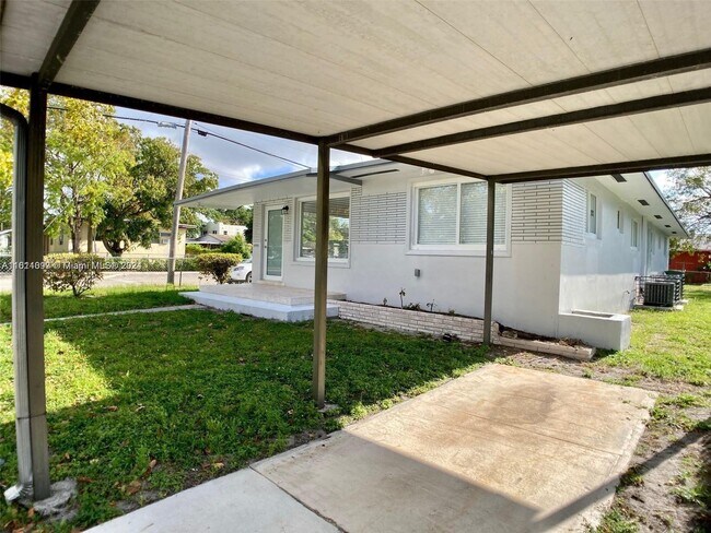 Building Photo - 4995 NW 5th Ave