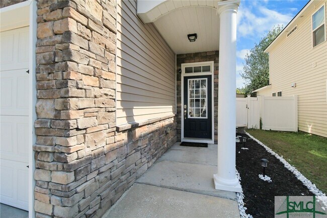Building Photo - 30 Summer Hill Way