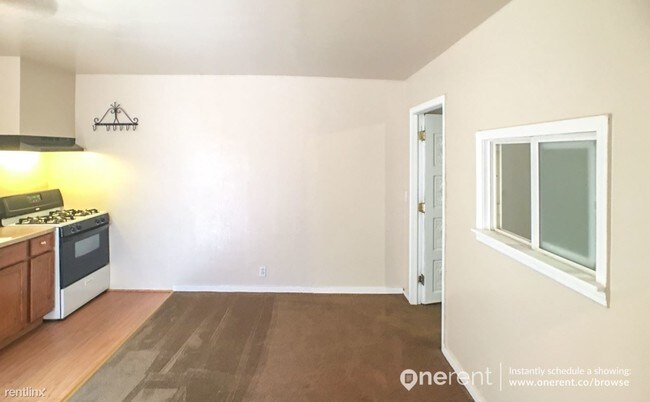 Building Photo - 1128 Camellia Dr