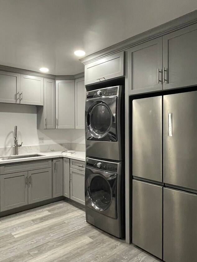 Kitchen - 244 N Locust St