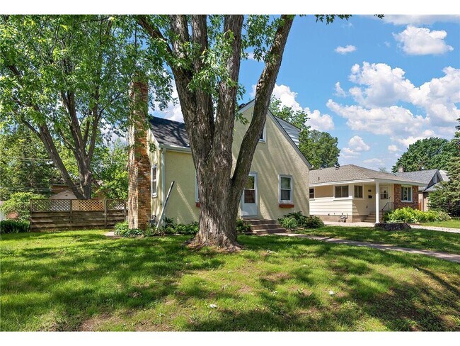 Foto del edificio - 3362 Library Ln