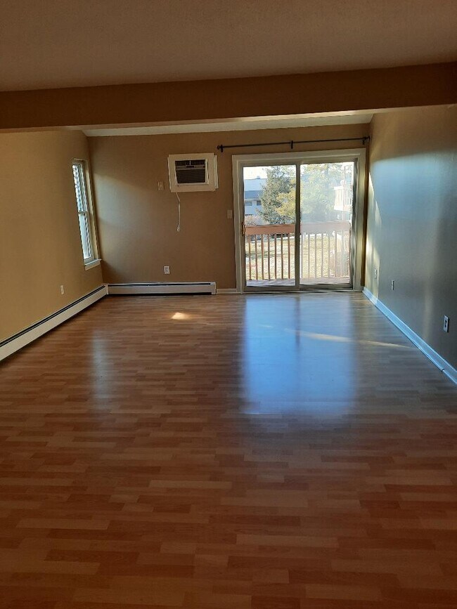 Sala de estar - 177 Woodland Dr