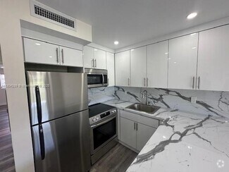Building Photo - 7420 SW 82nd St