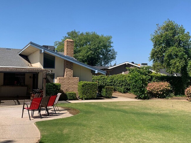Foto del edificio - Spacious 4BR House in Fresno