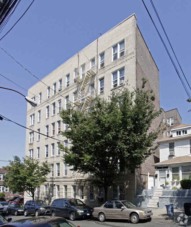 4254 Carpenter Ave, Bronx, NY 10466 Apartments - Bronx, NY | Apartments.com