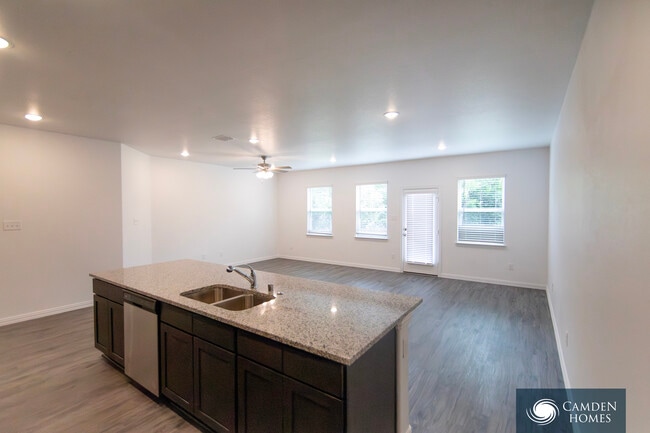 Foto del edificio - 4526 Foxton Ln