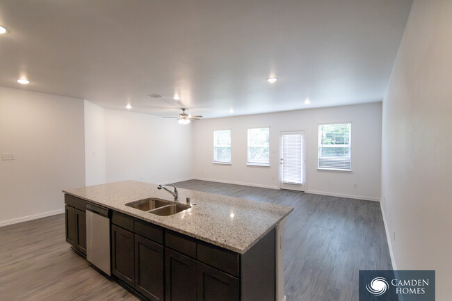 Building Photo - 4540 Turnbull Dr
