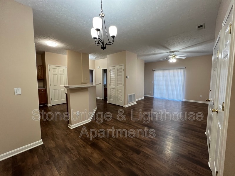 2111 Foghorn Dr Unit Bldg 7 N, Jeffersonville, IN 47130 Condo for