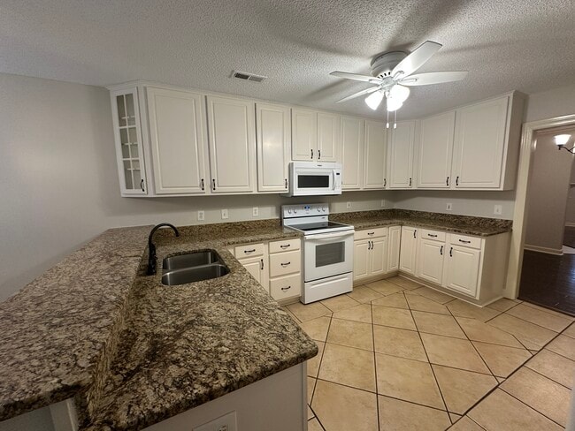 Foto del edificio - 722 Hobbs Rd SE