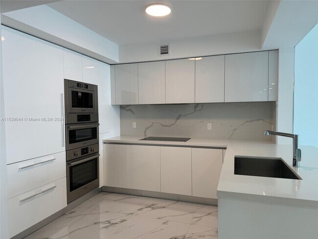 Building Photo - 330 Sunny Isles Blvd
