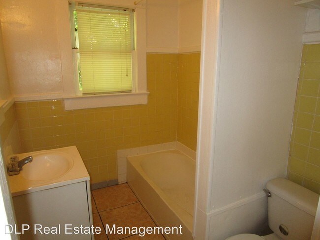 Building Photo - 3 br, 2 bath House - 285 Roosevelt Drive