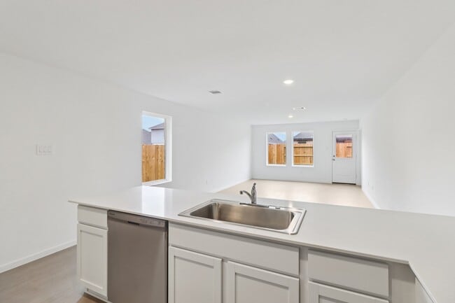 Building Photo - 28727 Texas Plns Dr