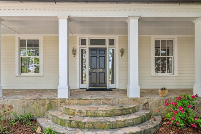 Foto del edificio - 2050 Midland Rd