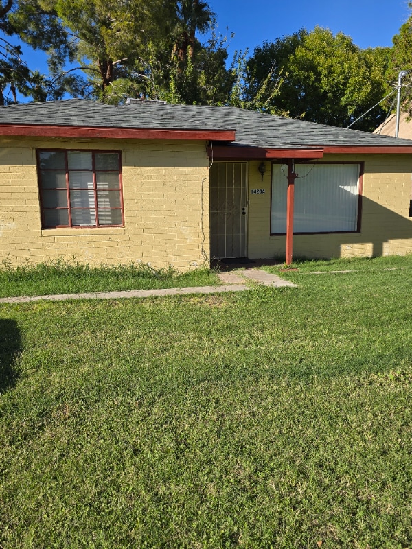Building Photo - 1420 E McLellan Blvd