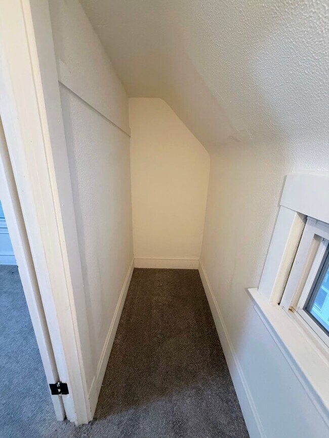 Foto del edificio - Newly renovated 3-bedroom, 1.5-bath home in Cleveland