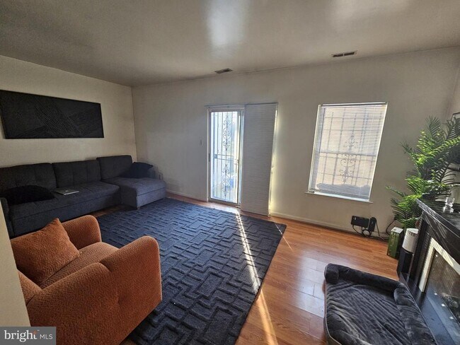 Foto del edificio - 511 Mt Lubentia W