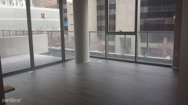 Foto del edificio - 100 S Desplaines St