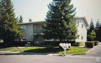 Building Photo - 7865 Leona Way