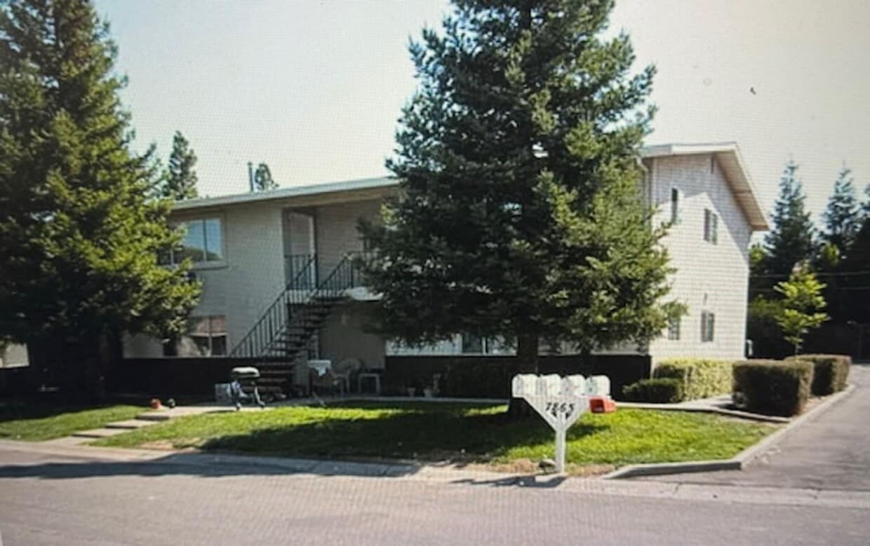Primary Photo - Spacious 2 bedroom, 2 bath 4 plex in Grani...