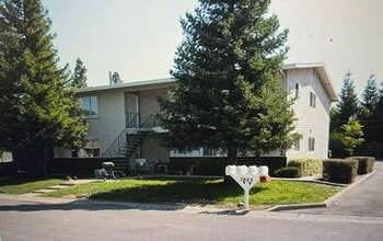 Building Photo - 7865 Leona Way