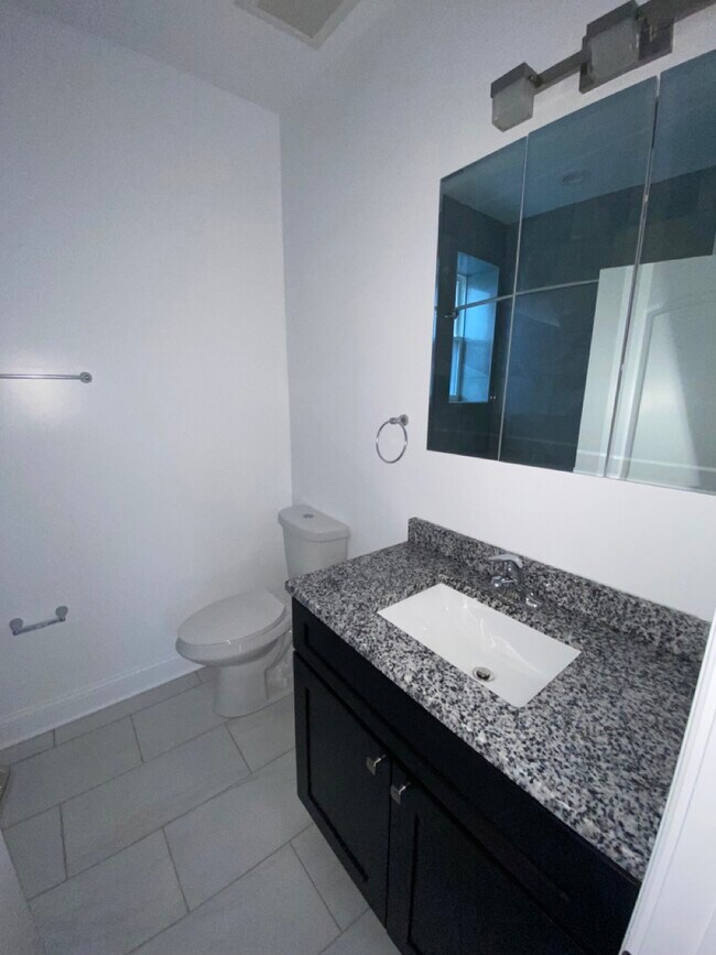 Foto del edificio - 4401 N Keeler Ave