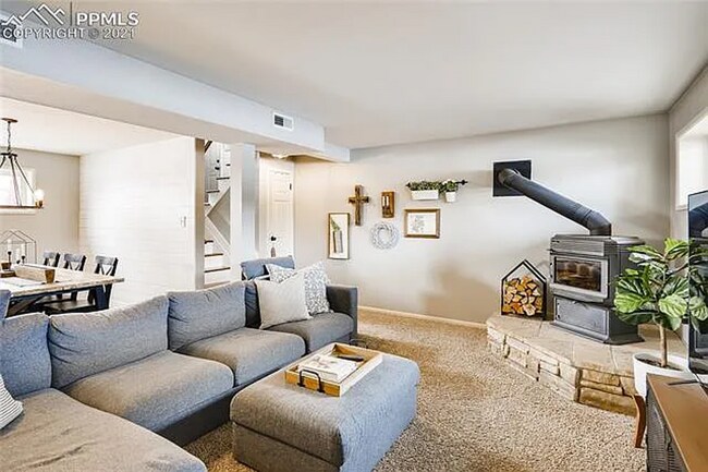 Foto del edificio - Charming Colorado Springs Home – Spacious ...