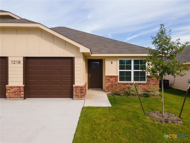 Building Photo - 1218 LEXINGTON Dr