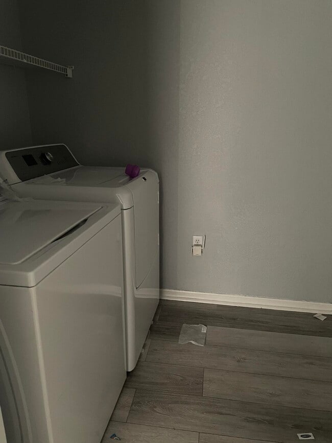 Foto del edificio - 6424 W Sample Rd