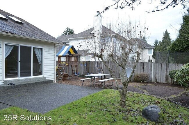 Building Photo - 4 br, 2.5 bath House - 1618 233rd Place NE