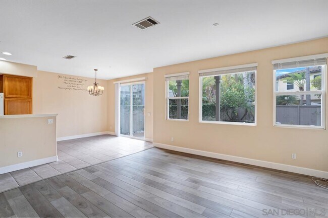 Foto del edificio - 6471 Terraza Portico