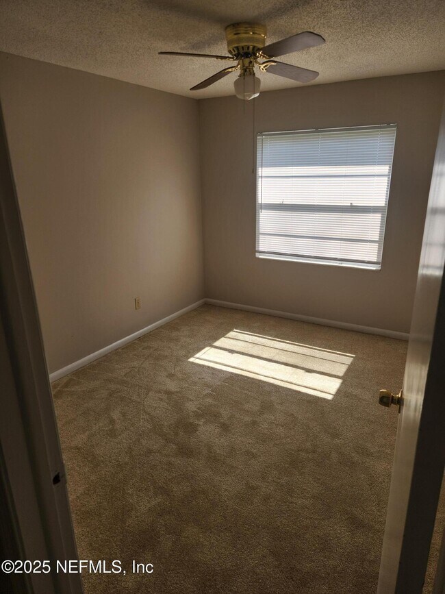 Building Photo - 10978 Witchaven St