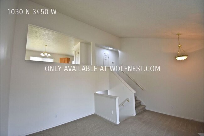Building Photo - Beautiful 4 Bedroom Layton Home! No Deposi...