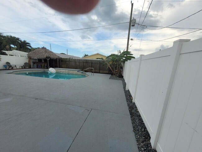 Foto del edificio - 516 NW 54th St