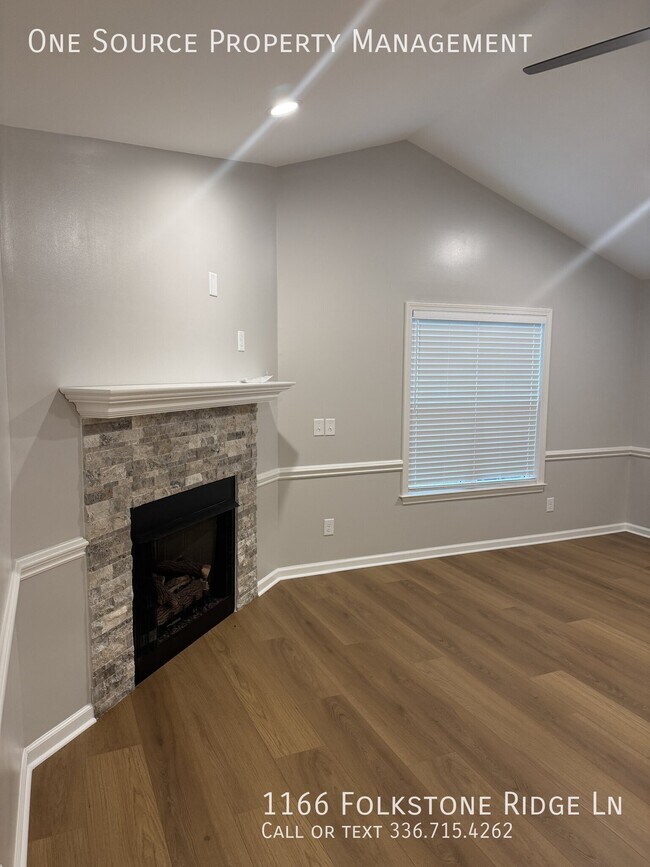 Foto del edificio - 1166 Folkstone Ridge Ln