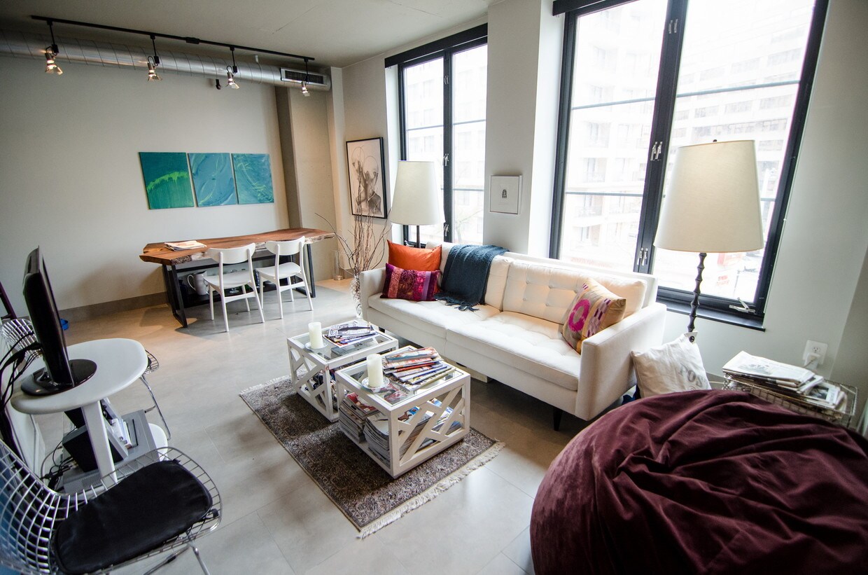 Foto principal - 1133 14th St NW