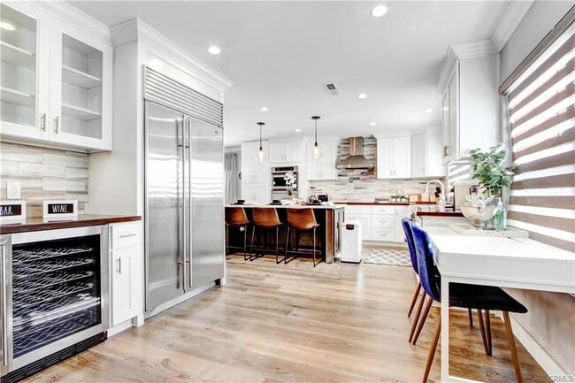 Building Photo - 2606 Greenhill Dr