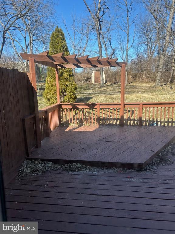 Building Photo - 1142 Redwood Dr