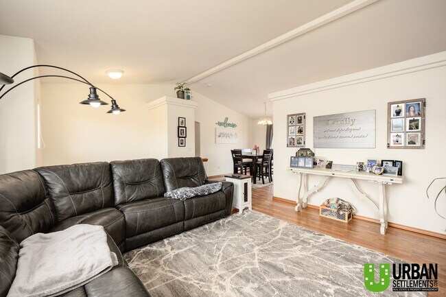 Foto del edificio - 1321 N Samantha Rd