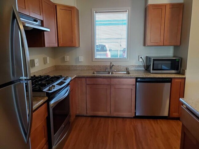 Foto del edificio - 3 bedroom in Santa Rosa CA 95404
