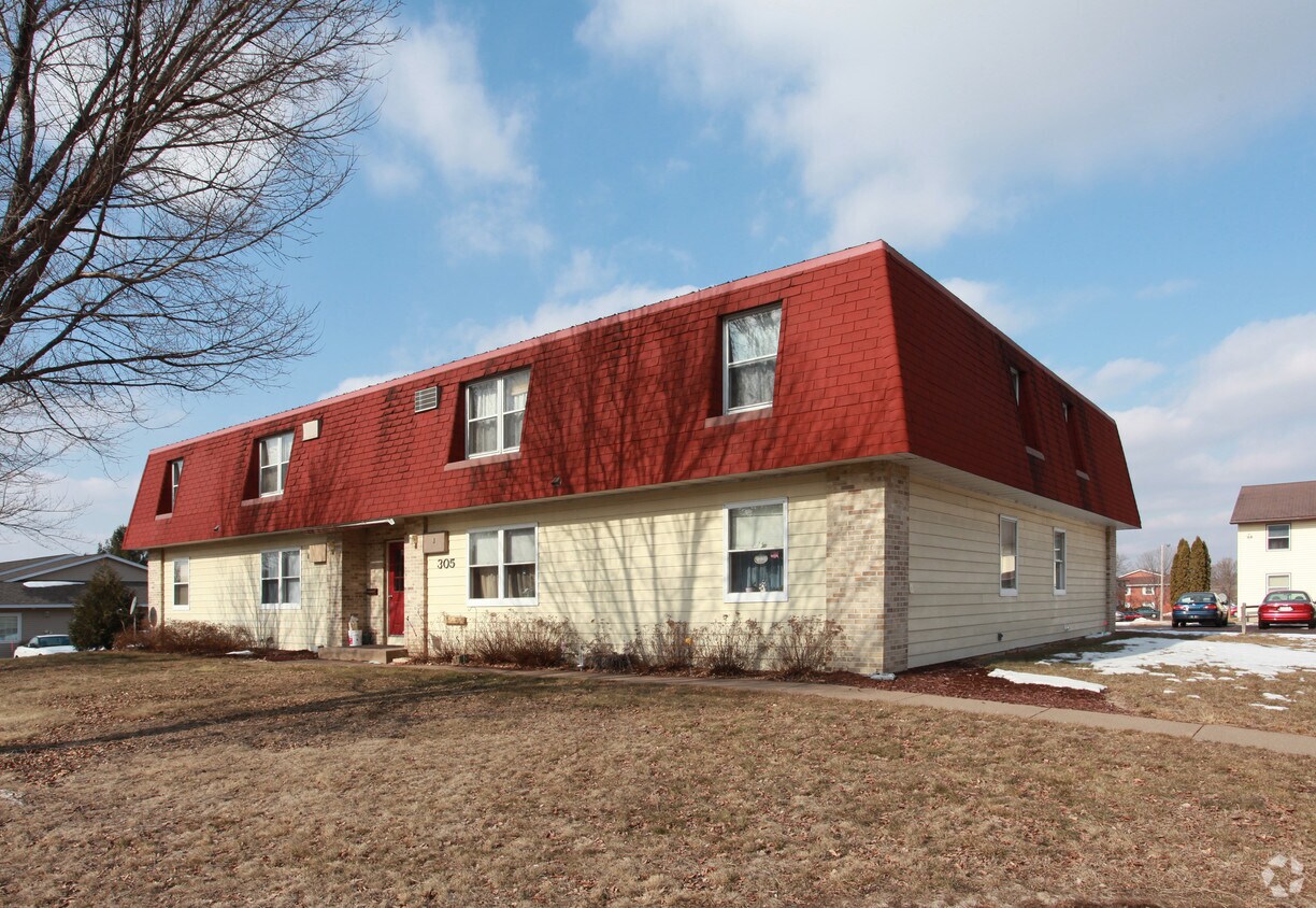305 Micheels Ln, Menomonie, WI 54751 Apartments in Menomonie, WI